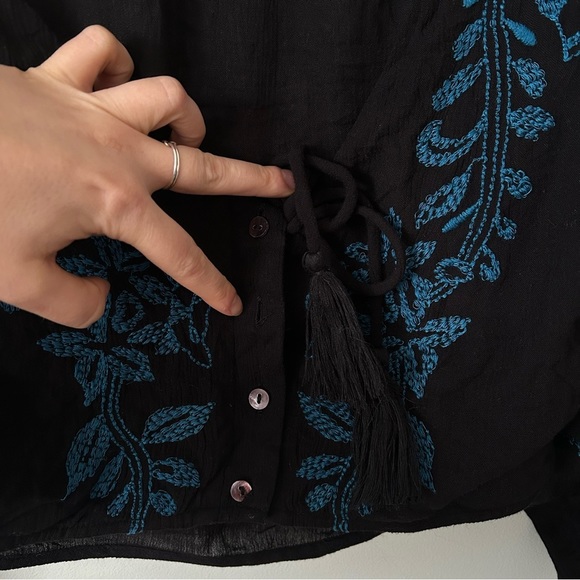 Free People | Embroidered Cropped  Blouse - Picture 4 of 6